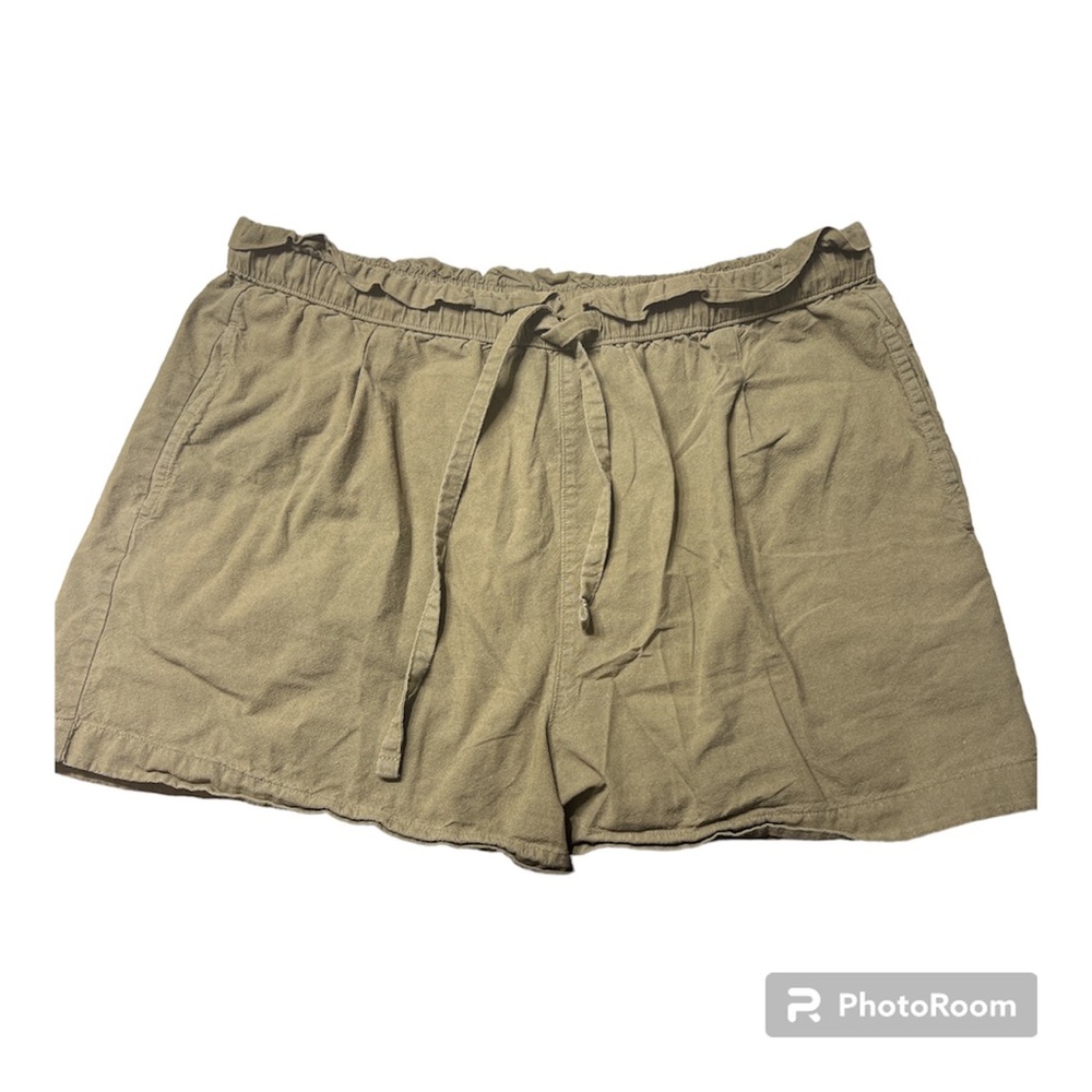 Green shorts